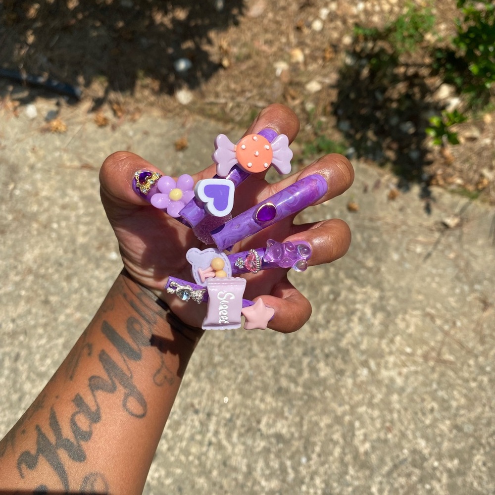 Purple Marble Press ons with 3d Gems - Picture 1 of 2